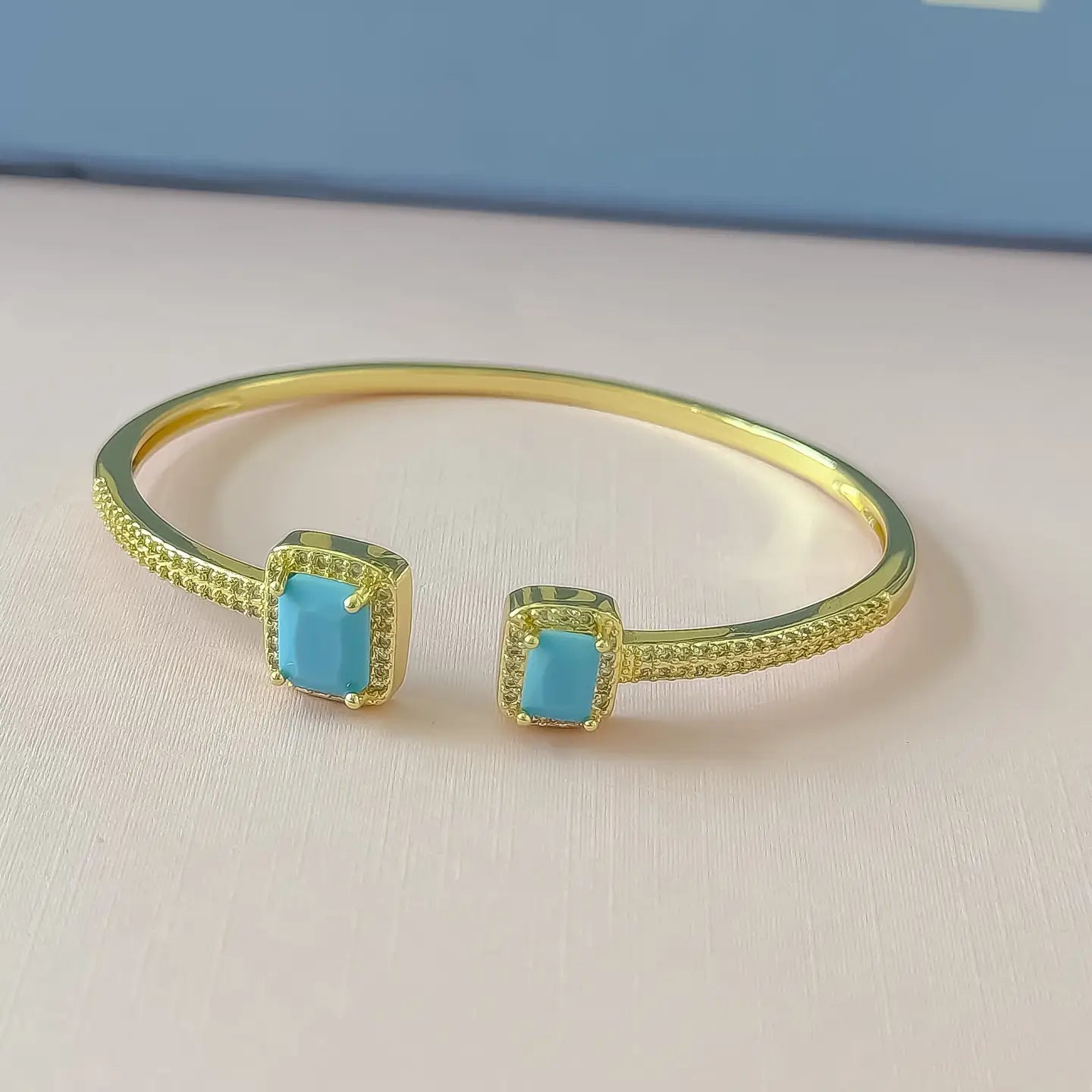 Turquose Spark Cuff